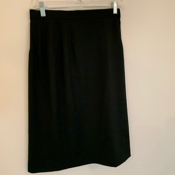 Vintage Burberry skirt 28” by 25” - Picture 2 of 4